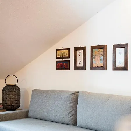 Eagle House - Box Gratuito Apartament
